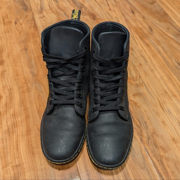 Dr. Marten Shoreditch Black Greasy Leather Size 6 Women's Boot Sneaker VGUC - Picture 5 of 11